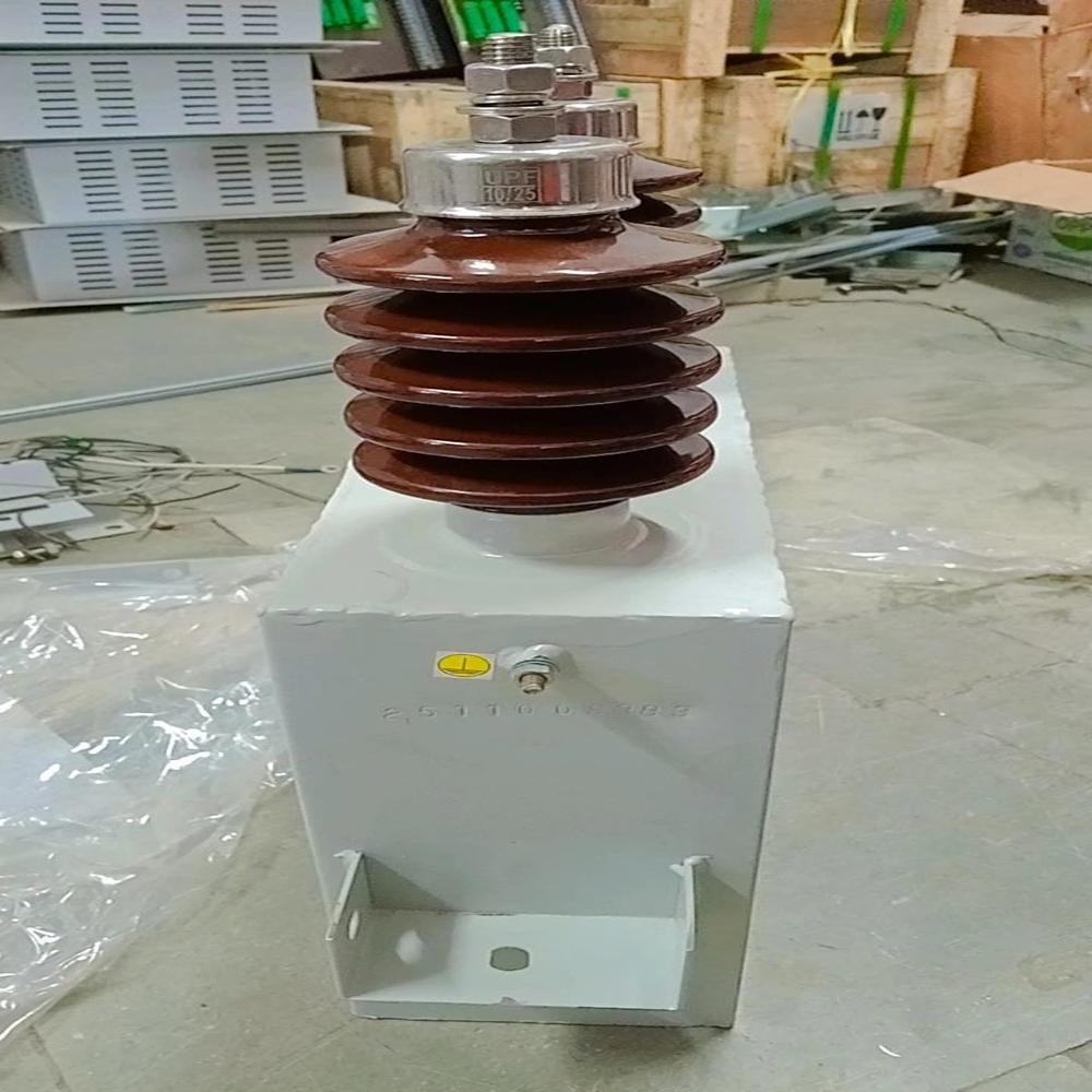 Ht Capacitor - Color: Grey