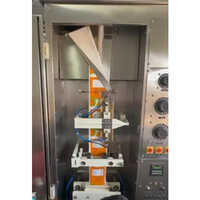 Engine Oil Filling Machine