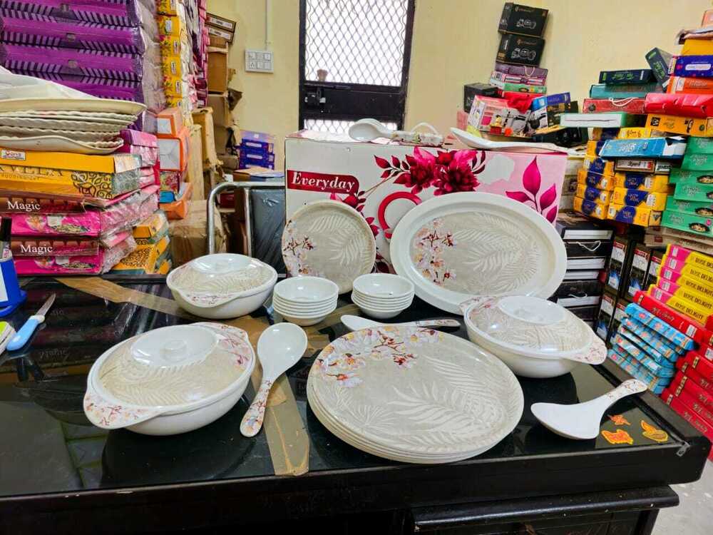 रोज़मर्रा के लिए 41 पीसी डिनर सेट