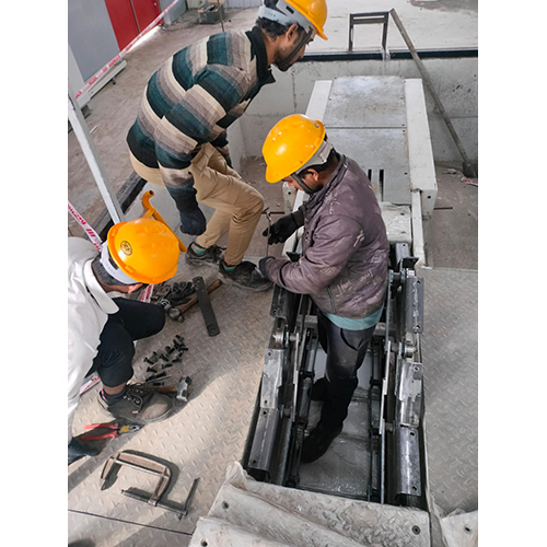 Slat Conveyor - Features: Corrosion Resistance