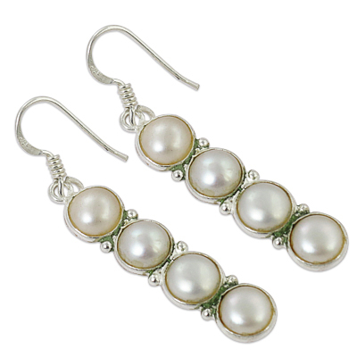 मोती चांदी की बाली