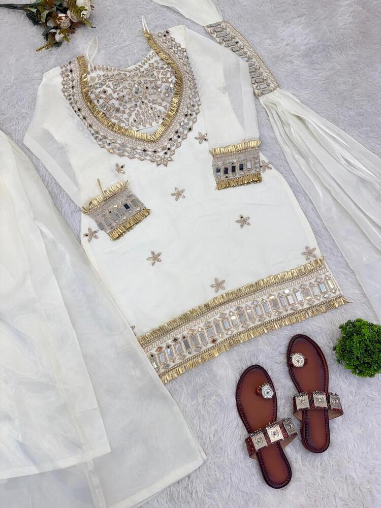 Ladies Suit - Bust Size: 40 Inch (In)