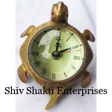पीतल की प्राचीन कछुआ घड़ी