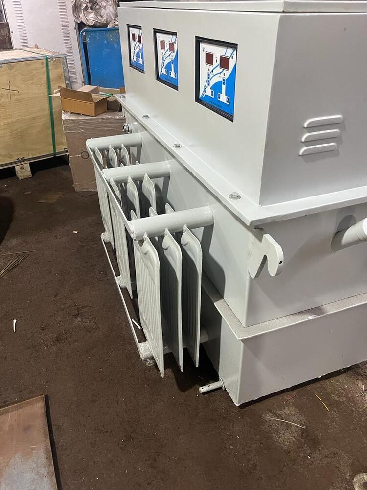 Three Phase Servo Voltage Stablizer - Features: High Quality