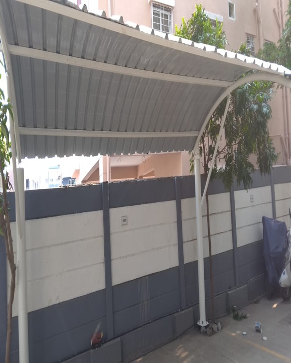 Tin car parking shed