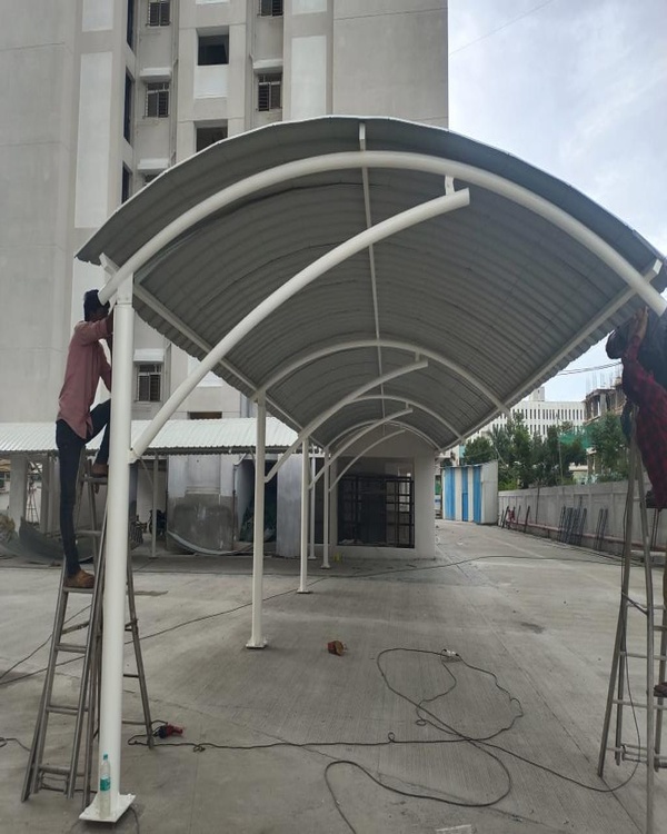 Tin car parking shed