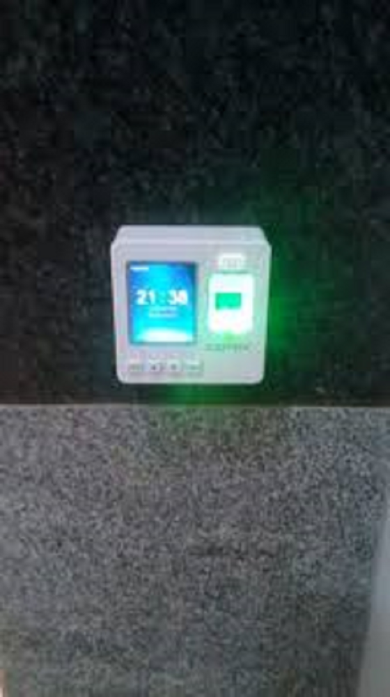 Sf100 Time Attendance & Access Control System - Accuracy: 99.9% %