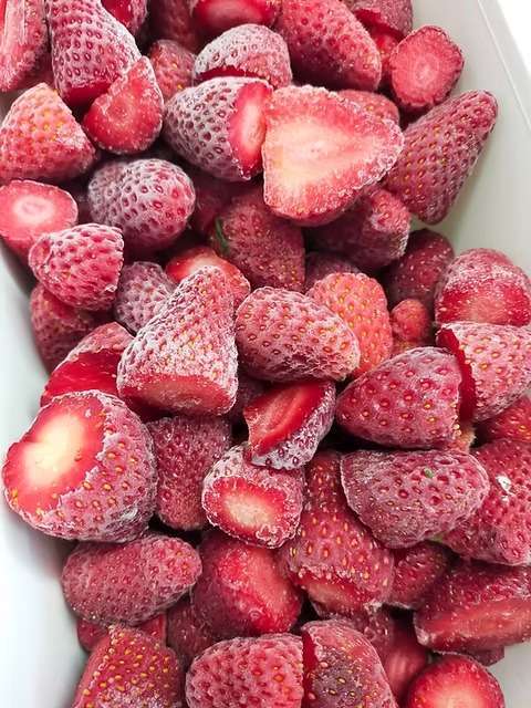 Strawberry Whole - Color: Red