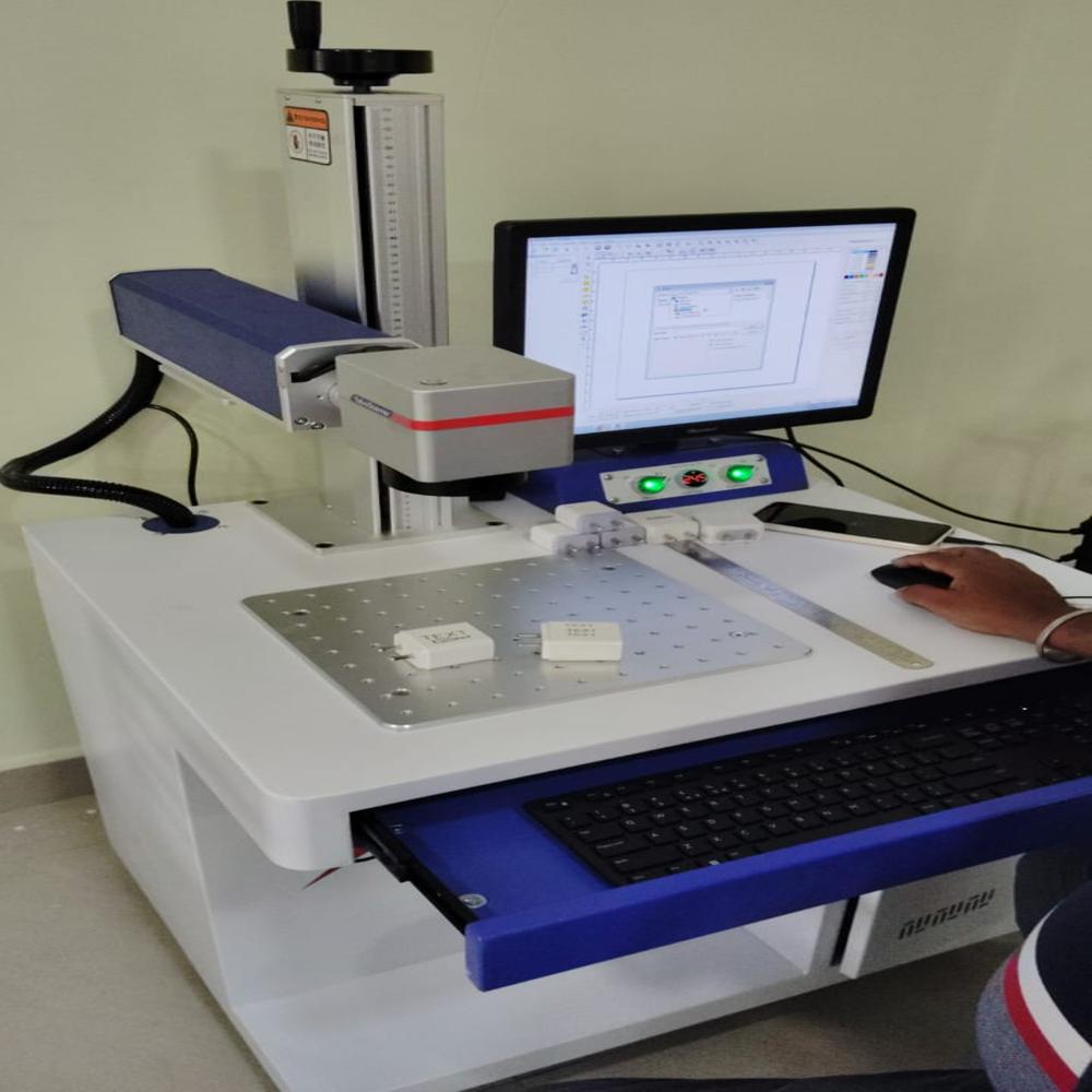 Mobile Phone Charger Laser Marking Machine - Accuracy: 99.99  %