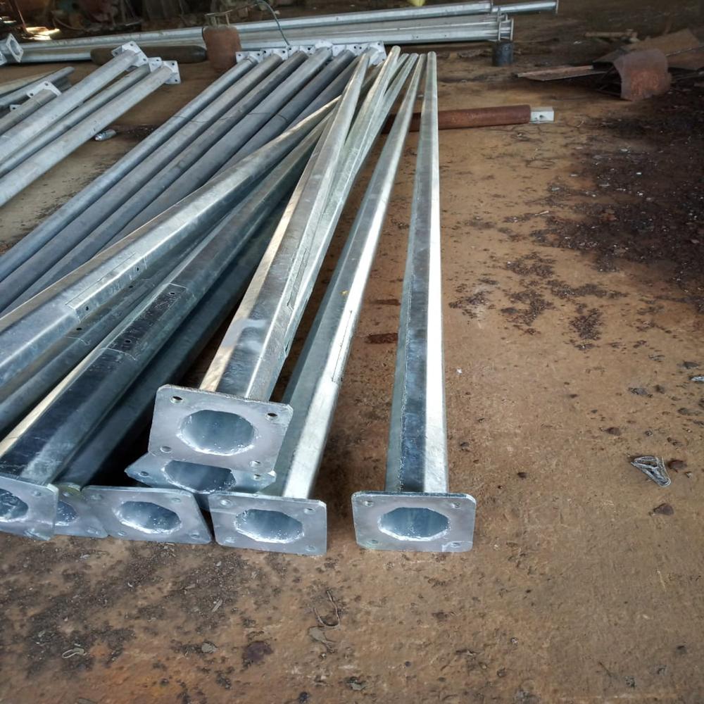 Octagonal Pole - Features: Hot Dipped