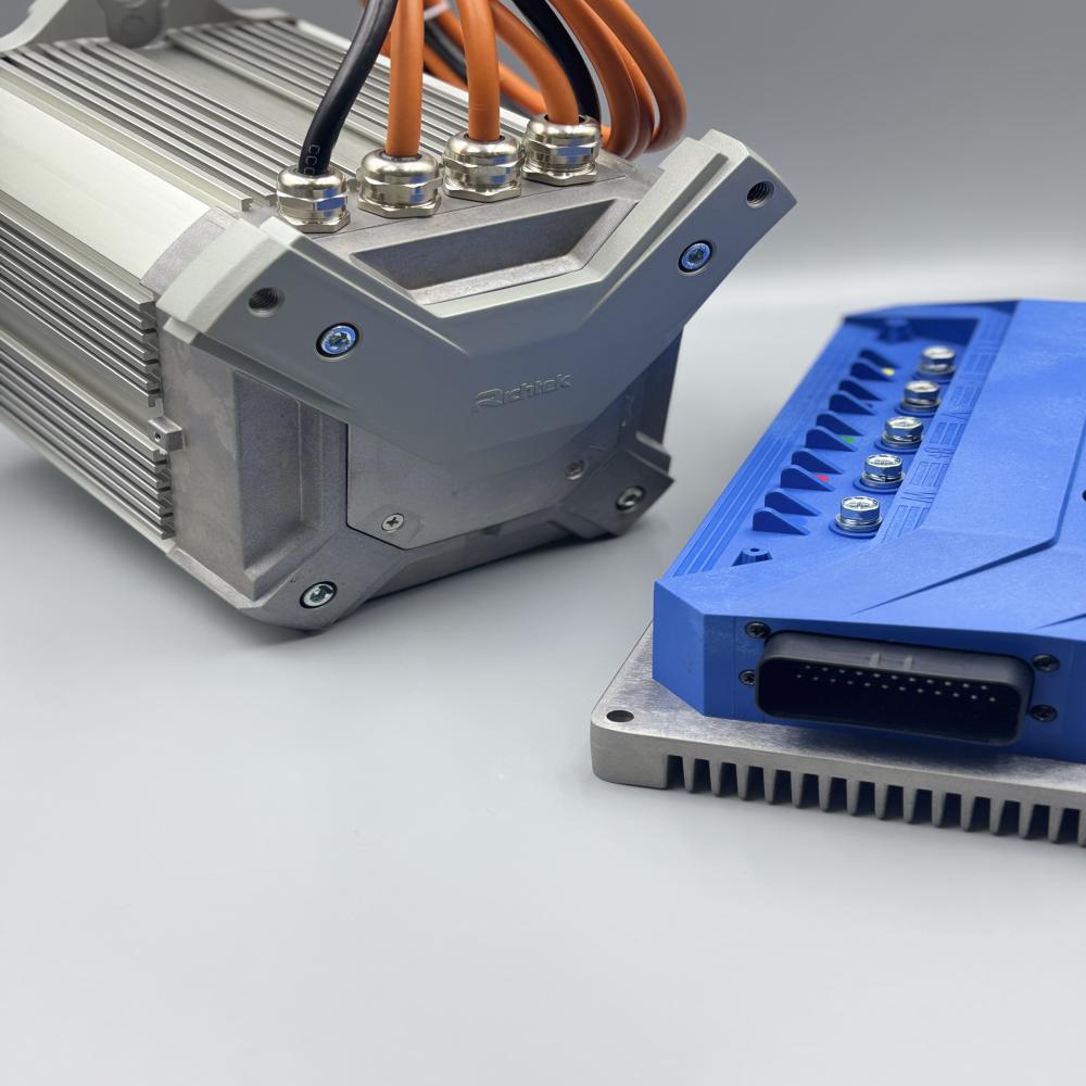 Motor for independent suspension