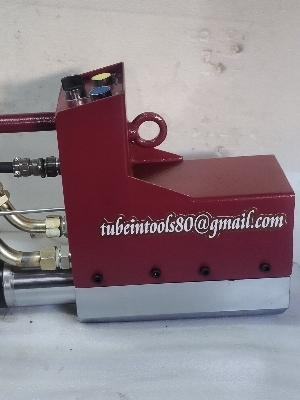 Tube pulling cylinder