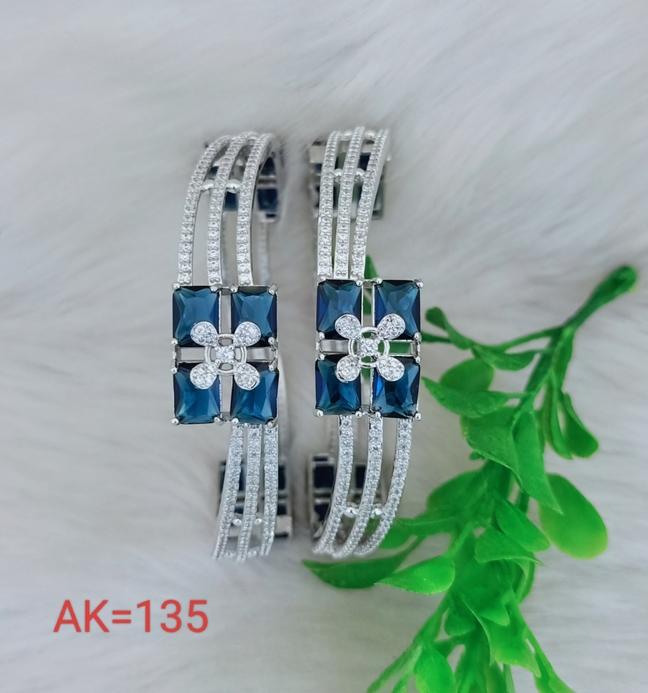 AK 135 01_Cz Bangles