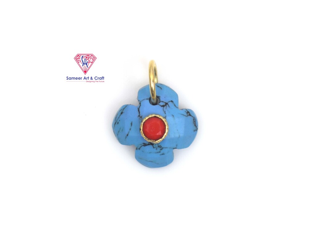 Brass With 18k Gold Plated Unique Clover Shape Gemstone Pendant