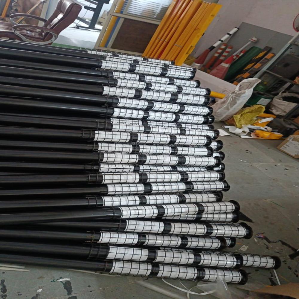 Pipe Delineator - Color: Black