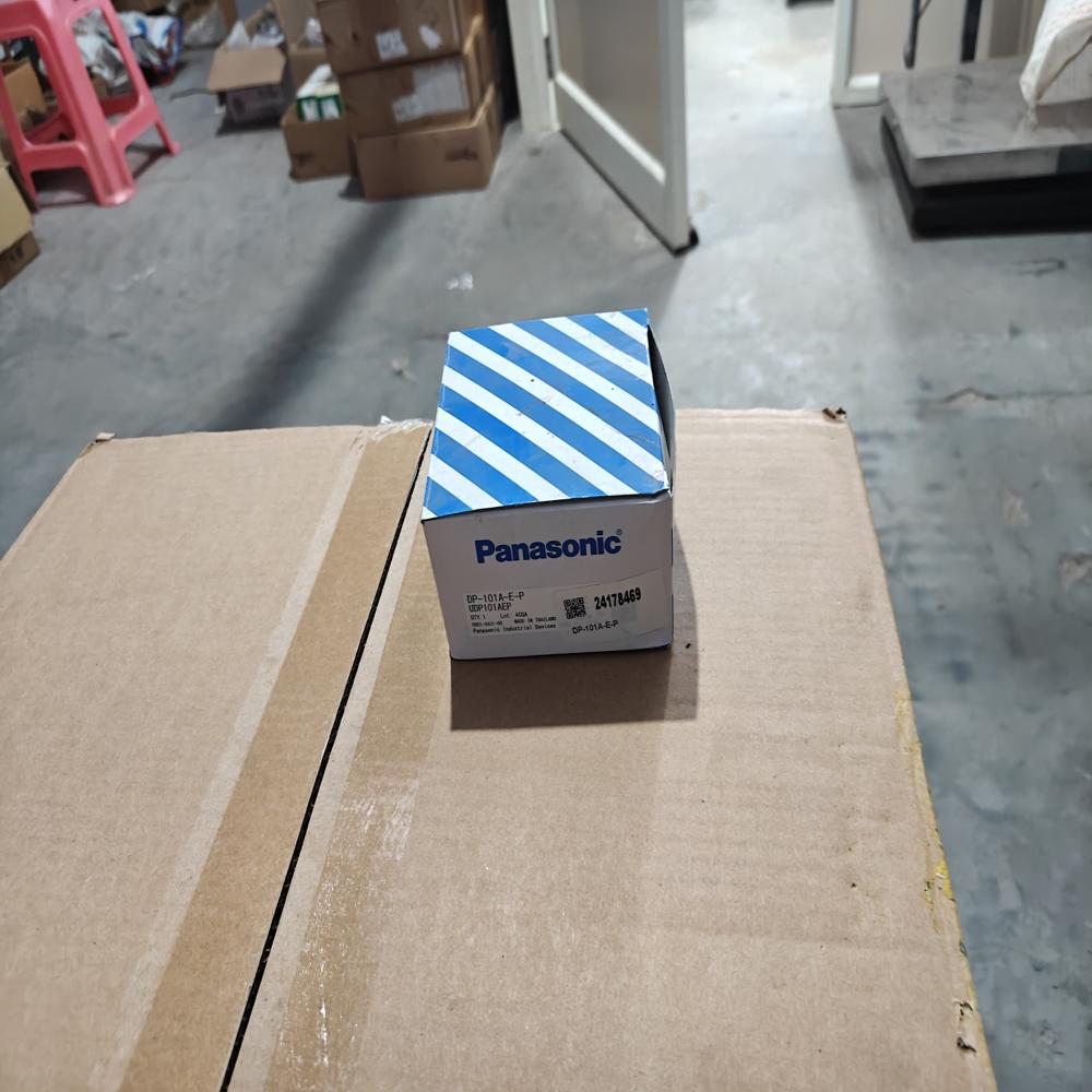 DP-101-E-P - PRESSURE SENSOR PNP