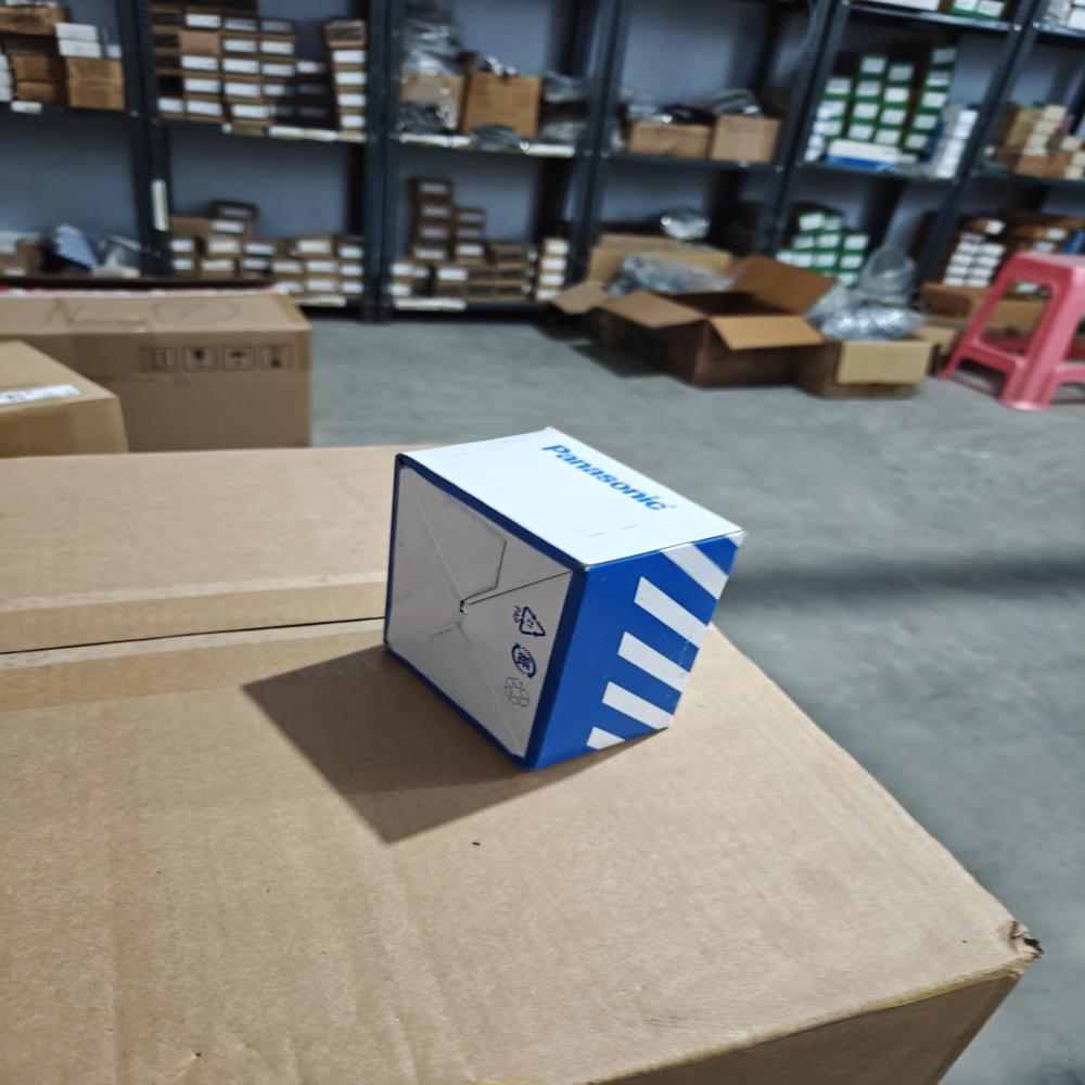 DP-101-E-P - PRESSURE SENSOR PNP