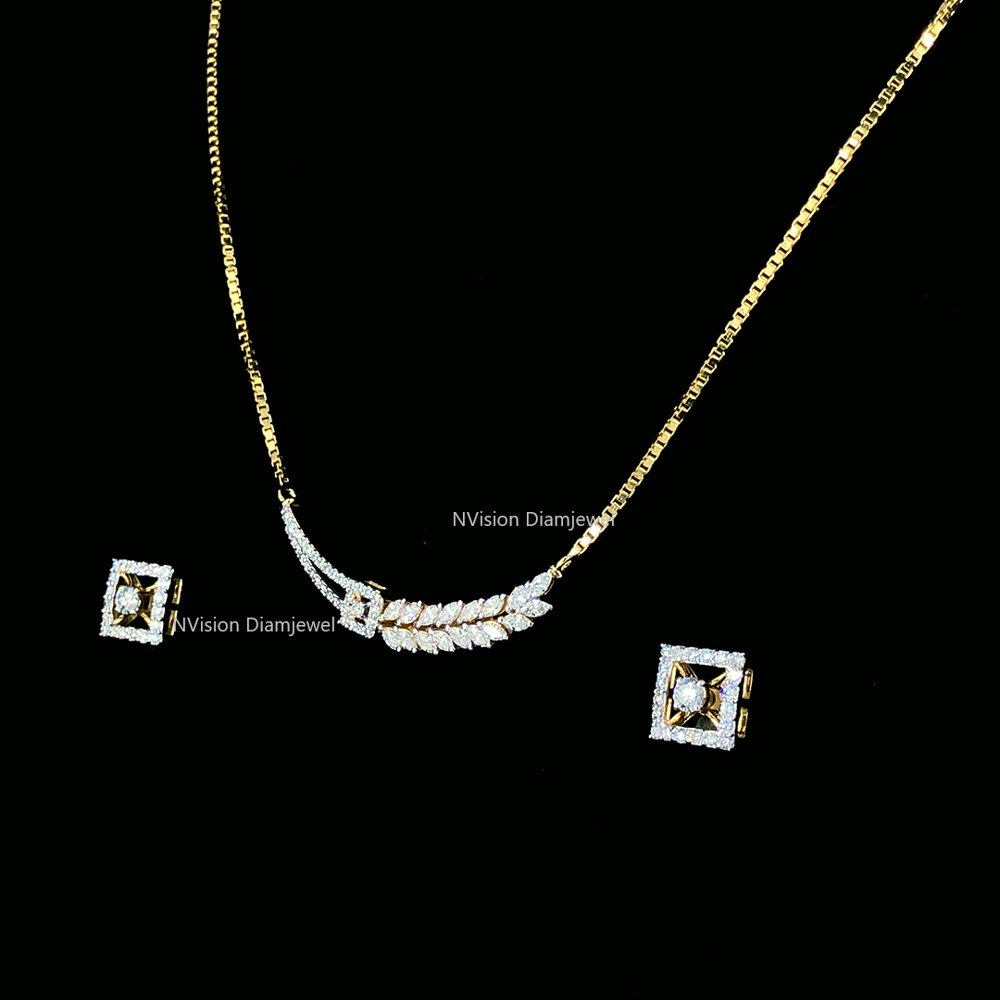 Stunning Leafy Natural Diamond Marquise Pendant & Stud Earrings