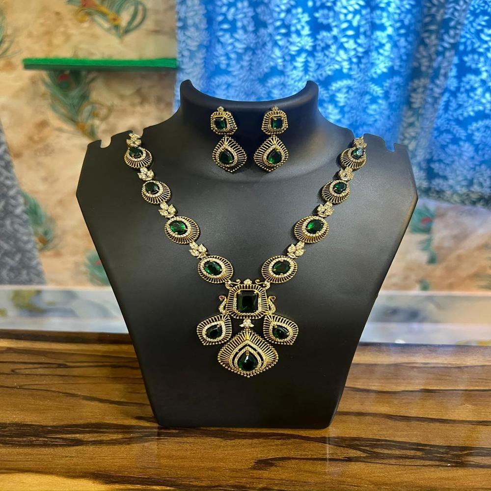 Emerald Noor Royale Necklace Set - Gender: Women