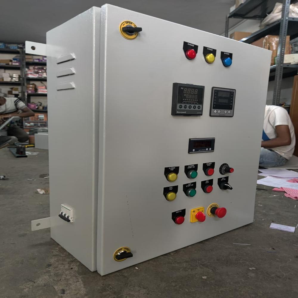 Three Phase Electric Control Panel - Mild Steel, 1250 Amp, 440 V | 50 Hertz Frequency, Warranty Included For Reliable Power Distribution