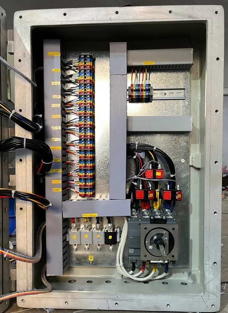 Flp Power Distribution Panel - Base Material: Extruded Aluminum