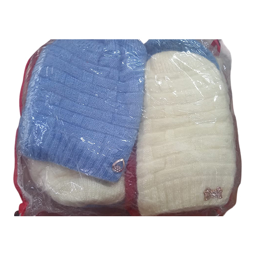 Ladies Woolen Cap With Fur