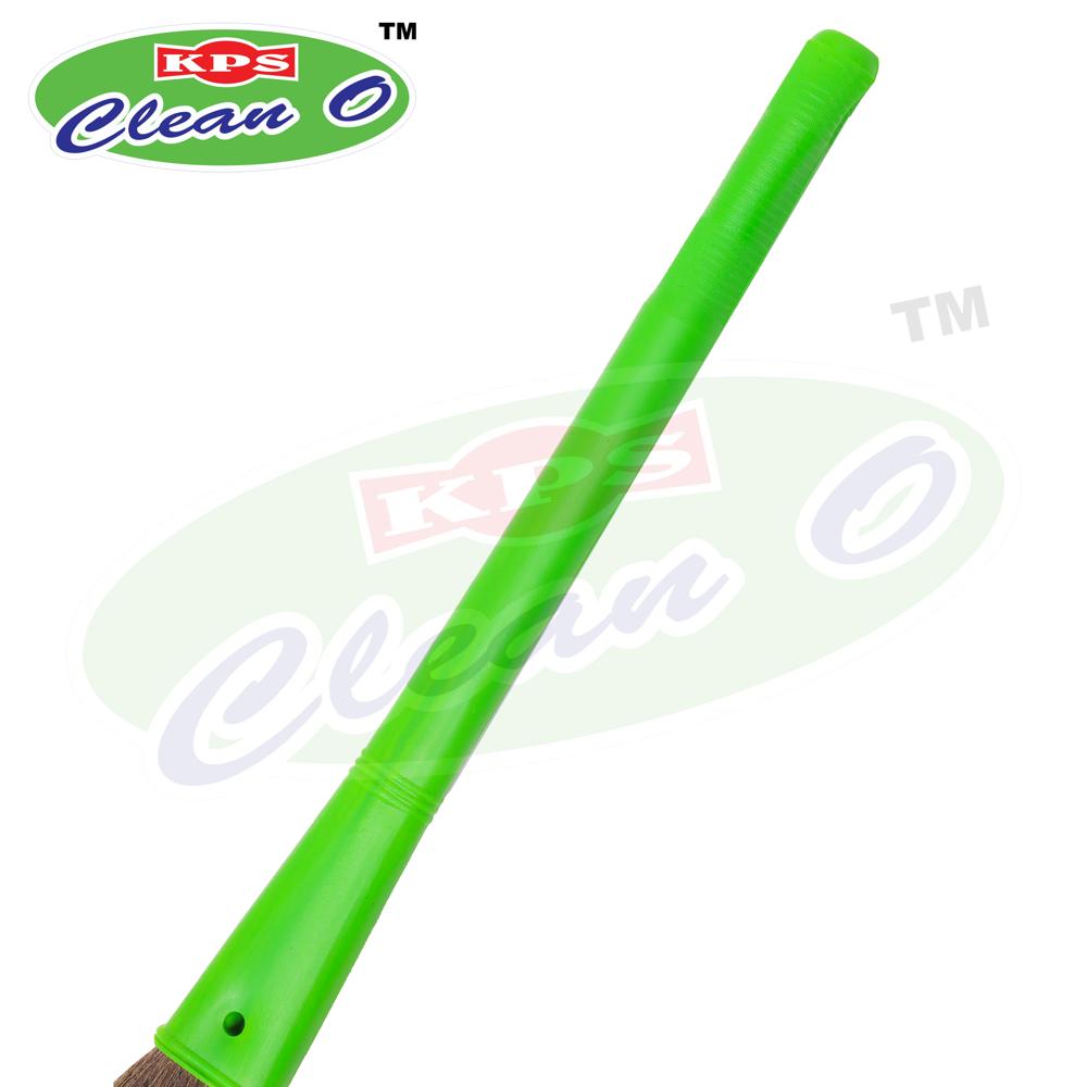 GOLD ROUND AND V GRASS BROOM