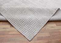 Handmade Luxury Rug In Silk - Design: Modern
