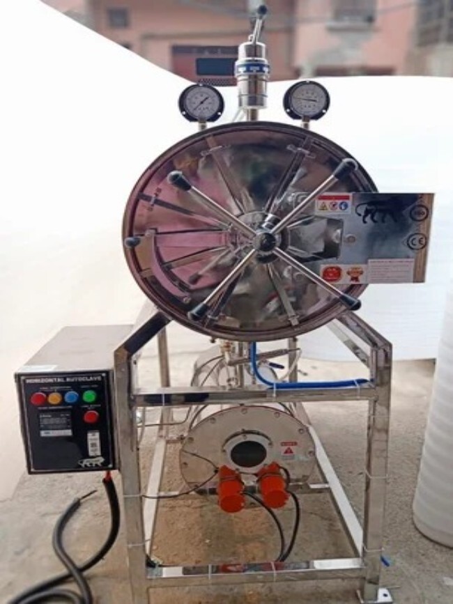 Horizontal Cylindrical Triple Walled High Pressure Autoclave With Outer Square Body