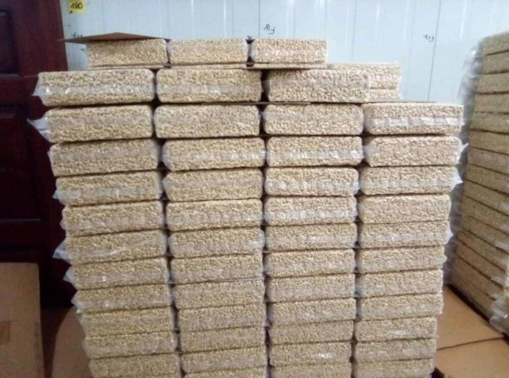 Cashew Nuts W180 W320 W240 ready for  Export