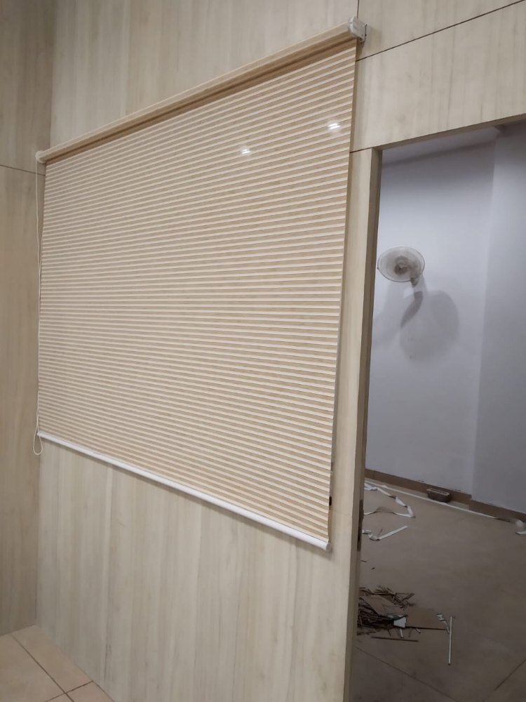 Roller Polyester Blind - Color: Brown