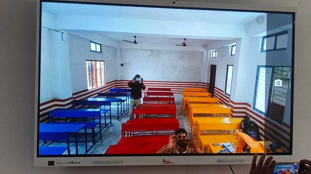 इंटरएक्टिव क्लासरूम बोर्ड