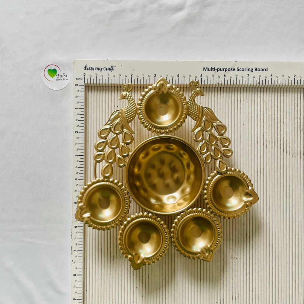 Metal Items - Color: Gold