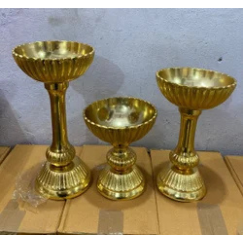 Metal Items - Color: Gold