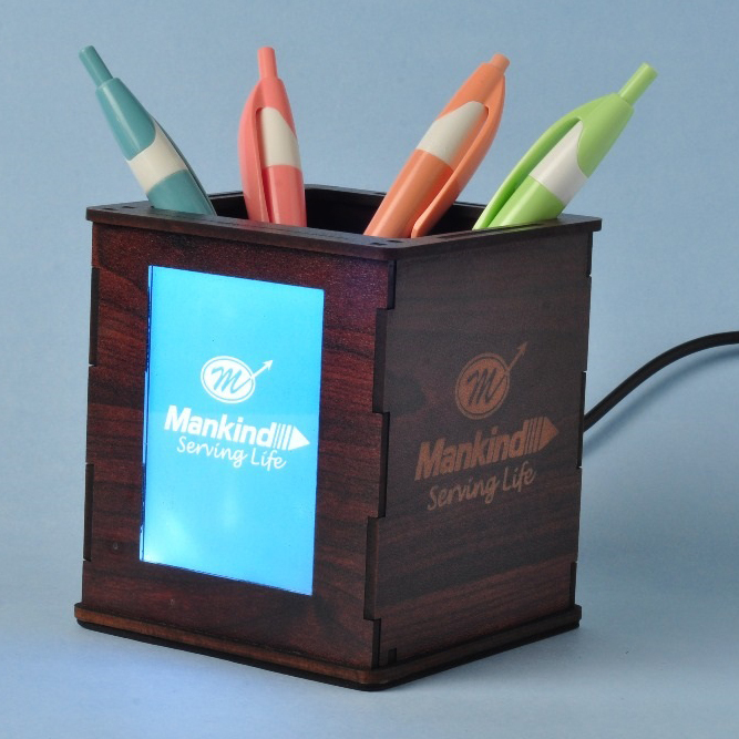 Display USB Hub With Pen Stand