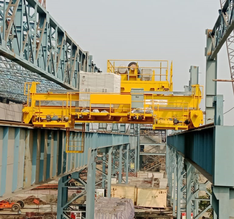 Heavy Duty Eot Cranes - Heavy-duty Steel, Industrial Yellow, 85 Ton Capacity, Electro-hydraulic Brake, Helical Gearbox
