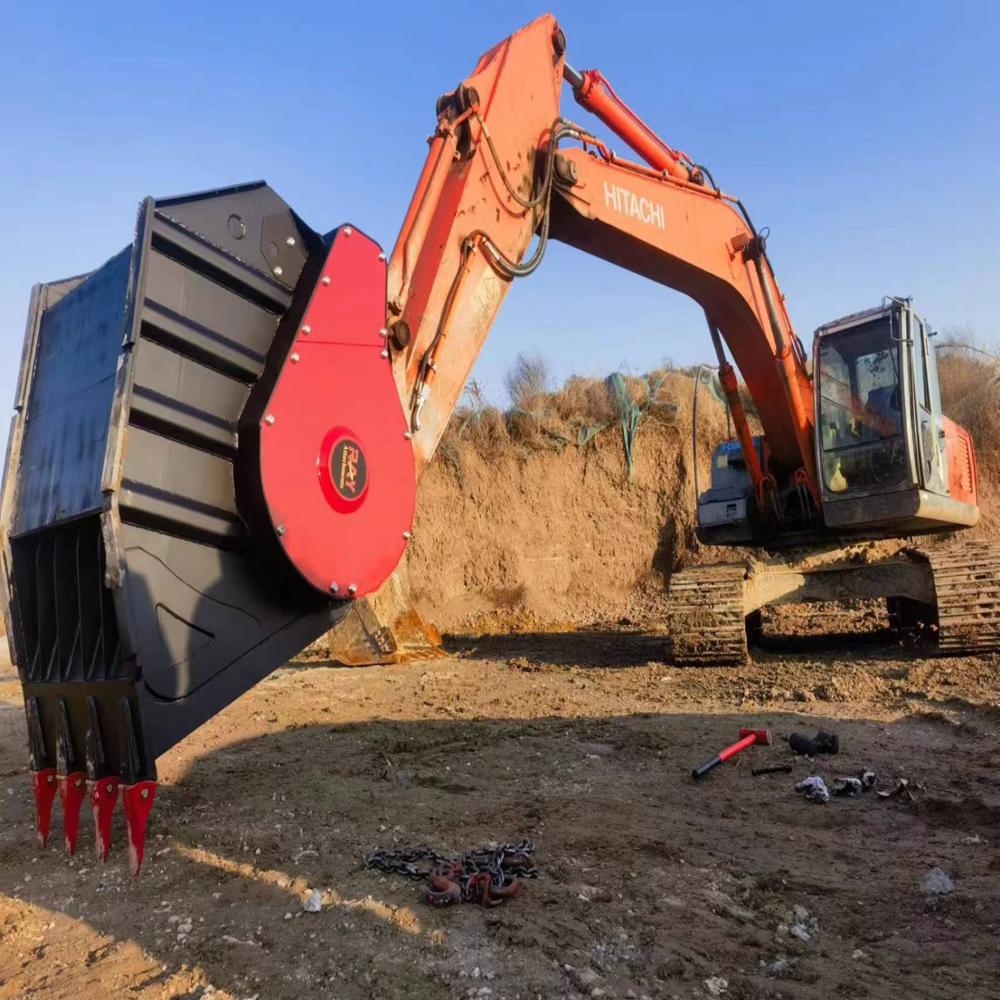 Crusher Bucket - General Use: Earth Moving Machine