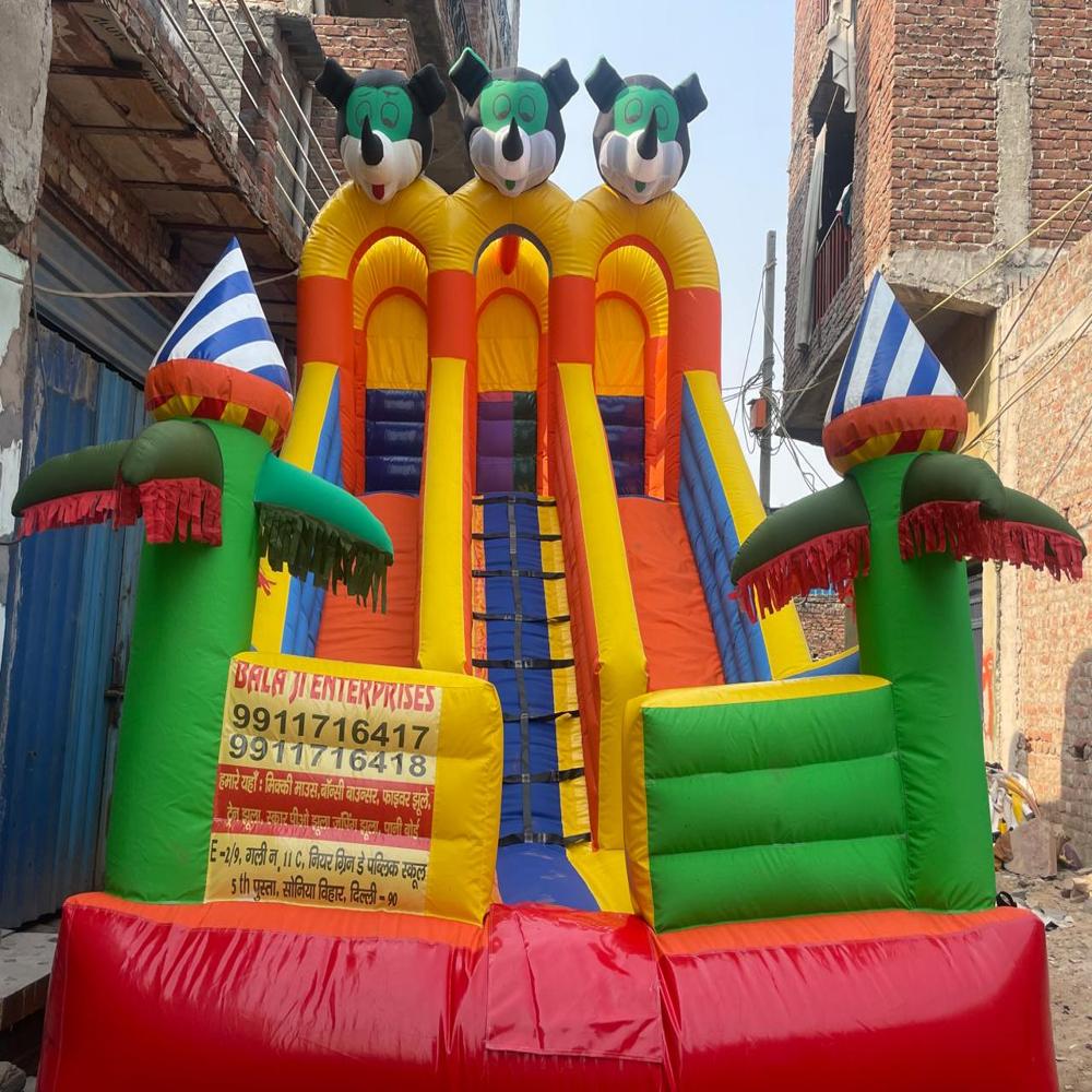 Three Gate Mickey Mouse 12/18