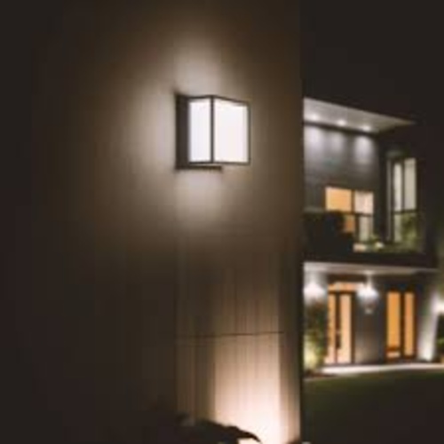 582052 PhilipsAlfrescoSquarePlain 10W