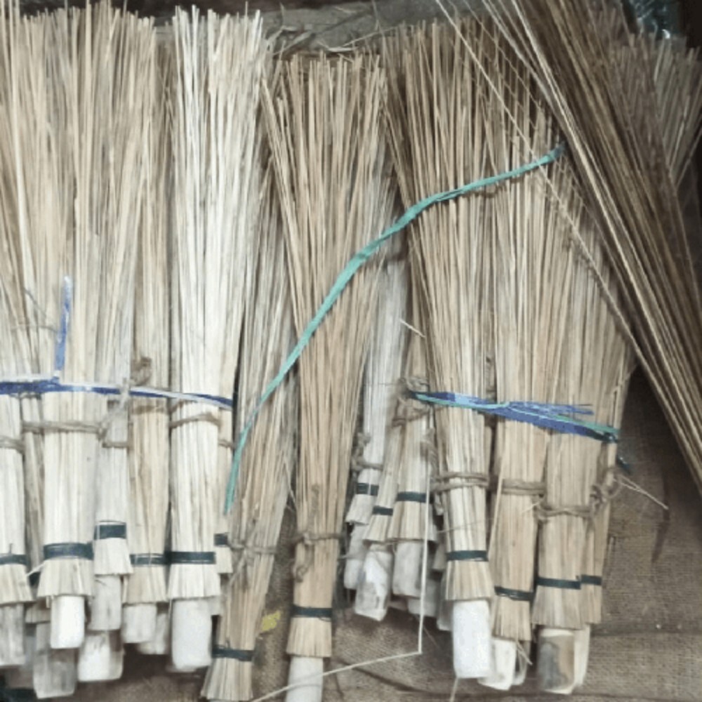 Bamboo Jhadu - Color: Green