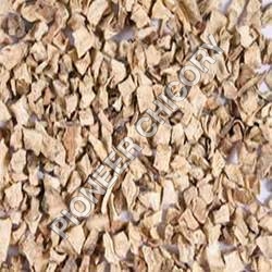 बिना भुनी हुई चिकोरी की जड़ें