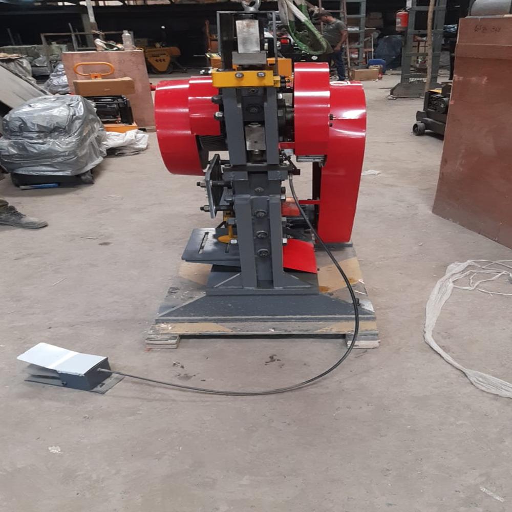 Qa 32-10 Multi Cutter - Color: Red