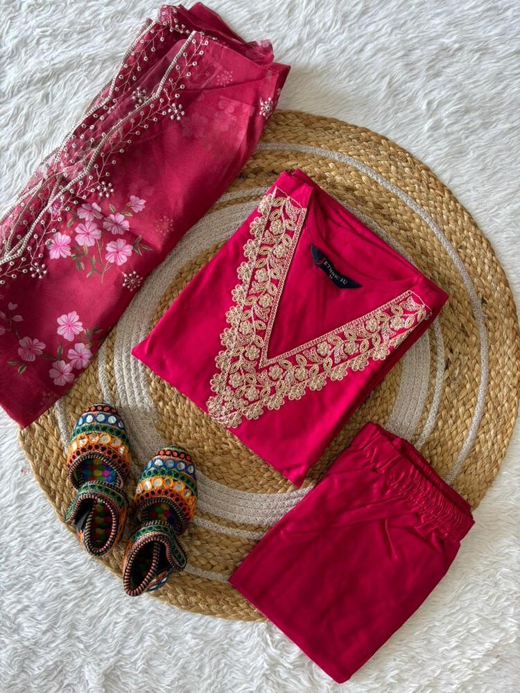 Ladies Elegant 3 Pcs Kurti Set