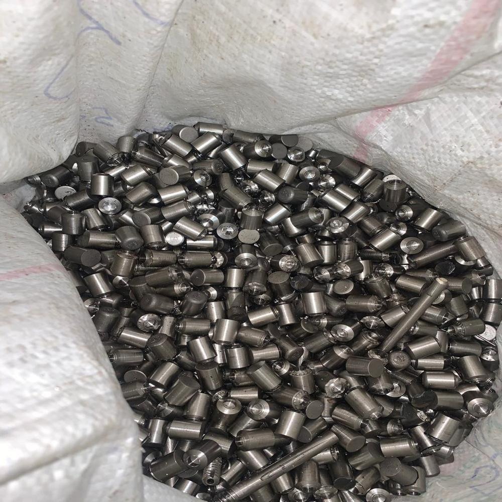 Titanium Turning Scrap Supplier - Color: Silver Gray & Metallic