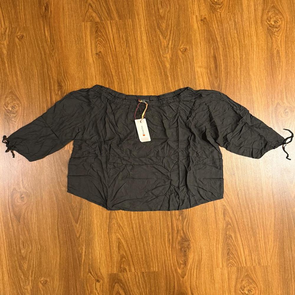 W13445 STREET ONE Ladies Crinkle Cotton Gypsy Neck Top