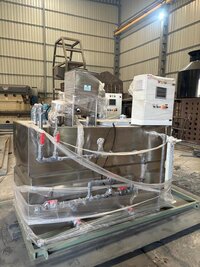 Dosing System - Color: Black