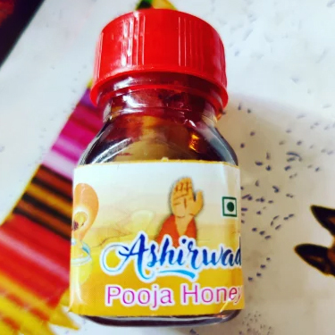 Puja Honey - Color: Golden Yellow