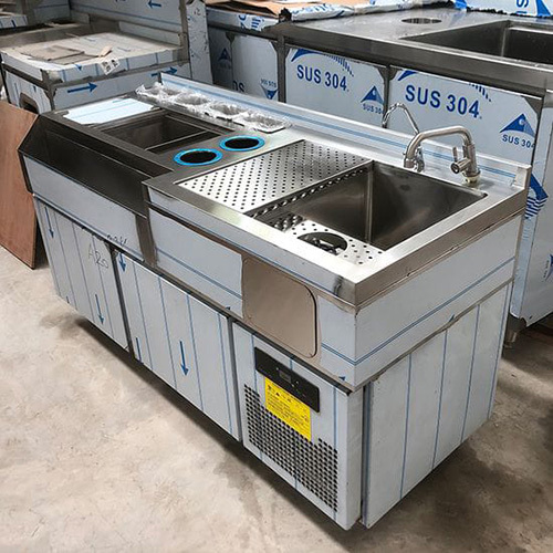 Cocktail Station With Undercounter Refrigerator