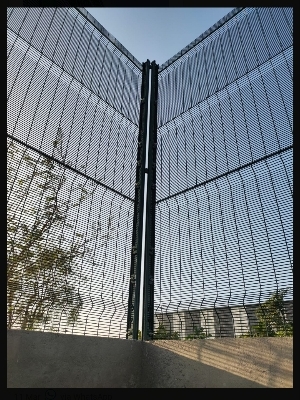 Anti climb weld mesh fencing