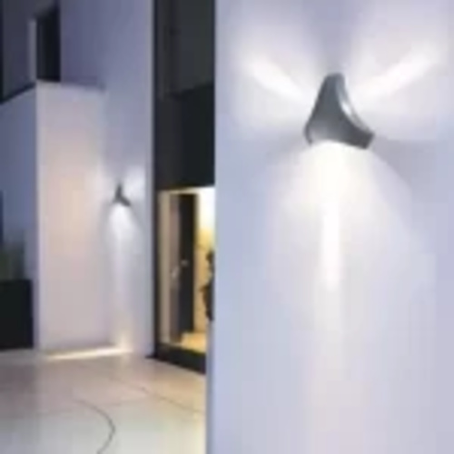 581936 PHILIPS Trigon 3-Way Light 9W WW